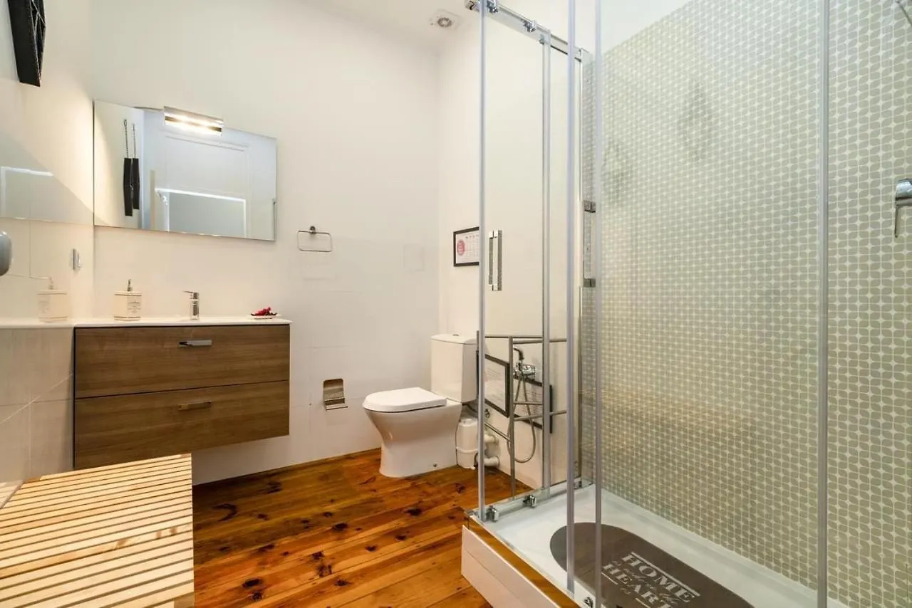 Casa de hóspedes Retro M2 R4 - Lovely Double Room With Shared Bathroom Lisboa