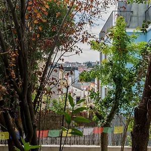 Gasthuis Lost :: Avenida House, Lissabon